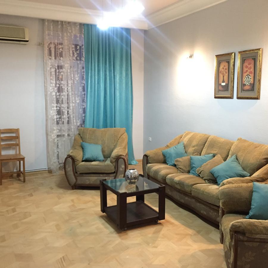 Apartment On Republic Square Yerevan Exterior photo